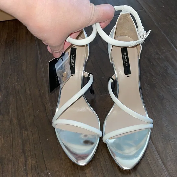 New ZARA white metallic silver strapped stilettos heel unique rare cushion strap - Picture 3 of 9